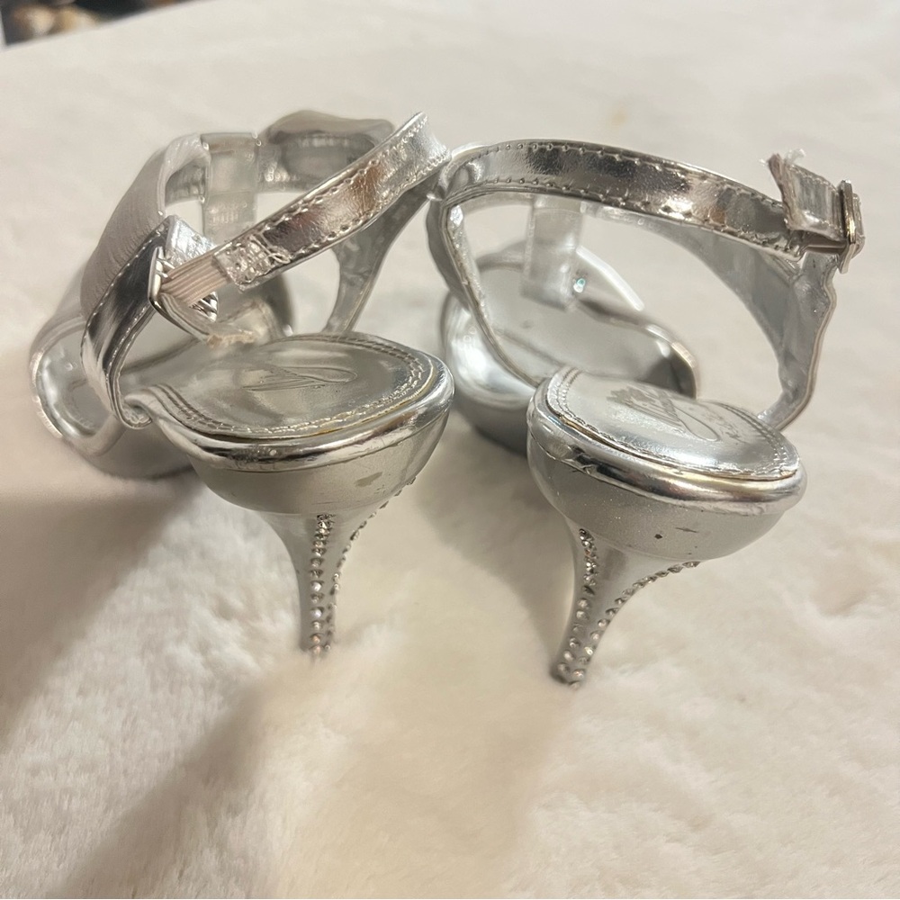 Michelangelo Silver Rhinestone Embellished T Strap Heels Women Size 7.5 - Picture 3 of 9